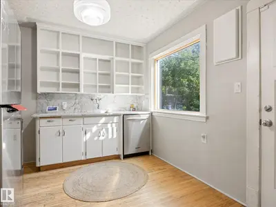 Photo 3 of 11331 66 ST NW