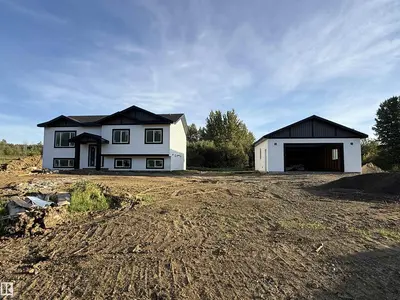 Photo 1 of #14 52510 RGE ROAD 25