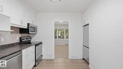 Photo 2 of 11836 62 ST NW