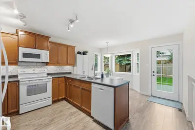 Photo 2 of 11 WOODSIDE CR