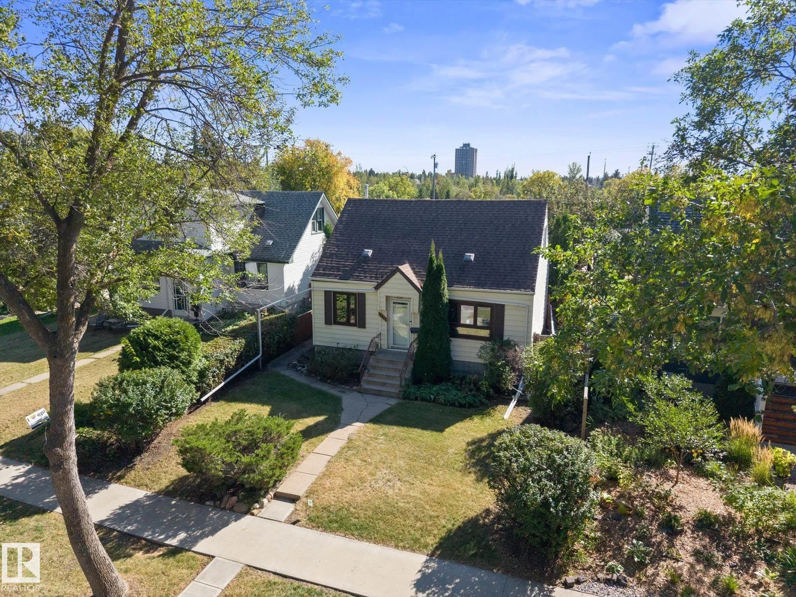 11119 62 AV NW, Edmonton