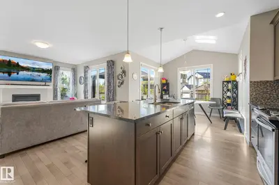 Photo 4 of 100 RIDEAU PL