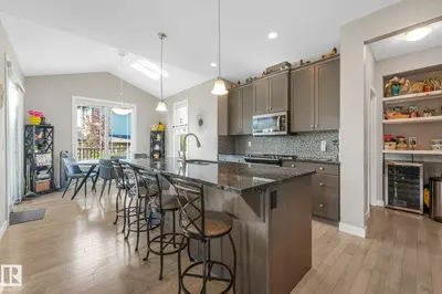 Photo 3 of 100 RIDEAU PL