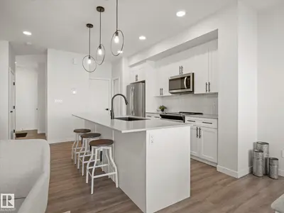Photo 3 of 102 KINGSBURY CI