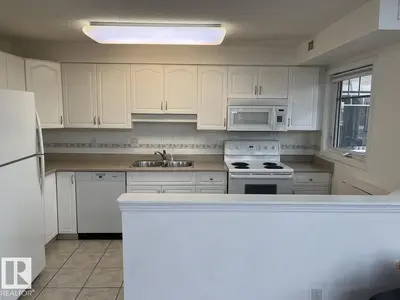 Photo 4 of #402 8909 100 ST NW