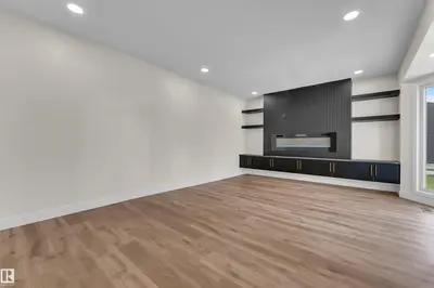 Photo 4 of 11427 141 AV NW