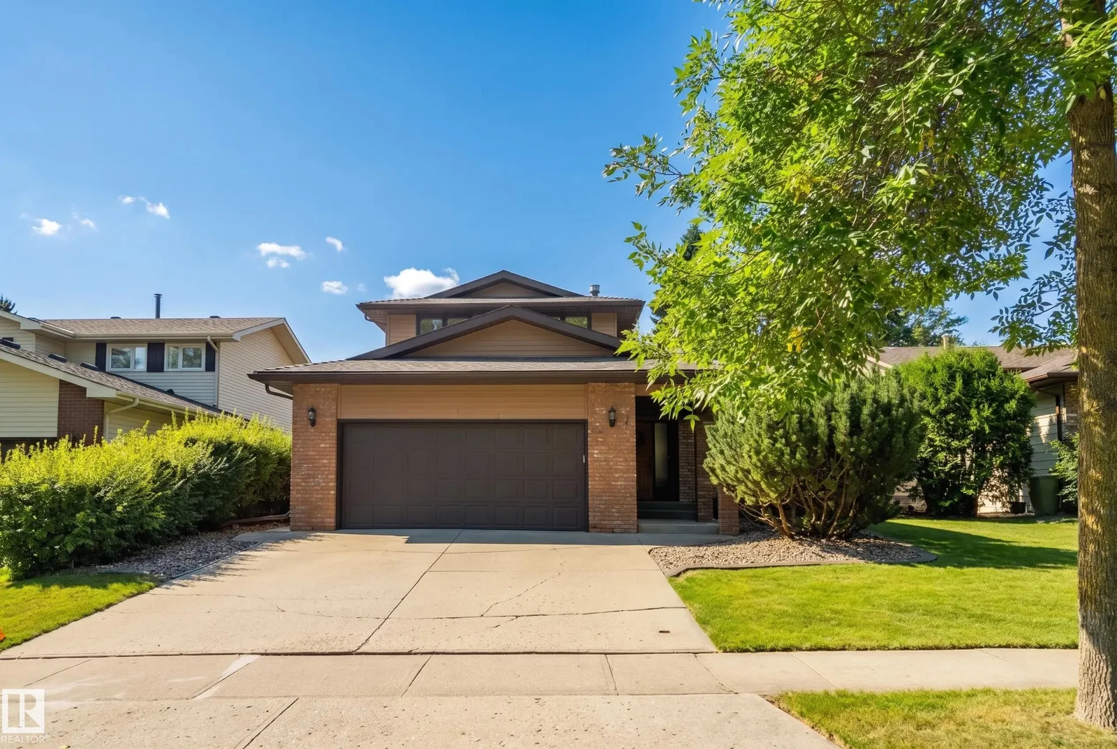 7 PEMBINA PL, St. Albert