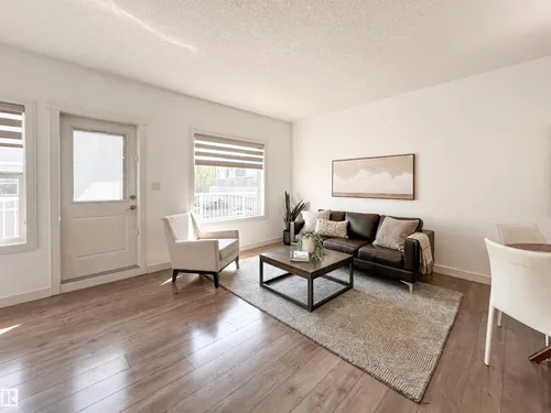 #11 150 EVERITT DR