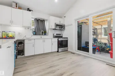 Photo 3 of 4824 13 AV NW