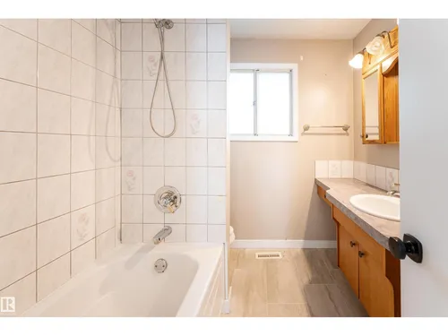7120 139 AV NW