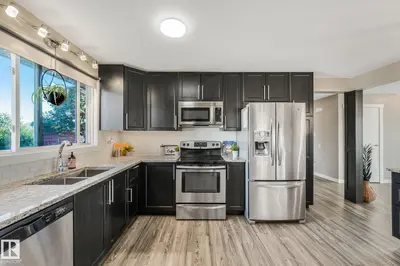 Photo 4 of 14115 70 ST NW