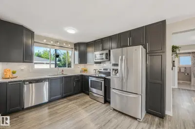 Photo 3 of 14115 70 ST NW