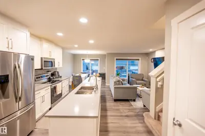 Photo 4 of 2310 WONNACOTT CR SW