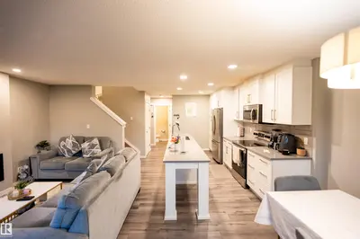 Photo 3 of 2310 WONNACOTT CR SW