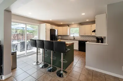 Photo 2 of 11 PATTERSON CR