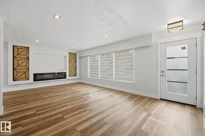 Photo 4 of 14214 87 AV NW