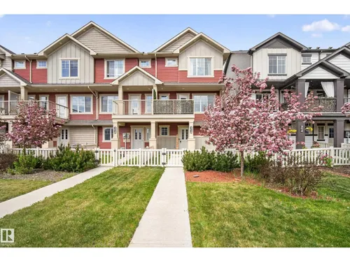 856 DANIELS WY SW