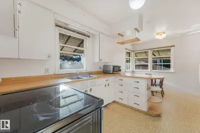 Photo 2 of 11507 135 ST NW