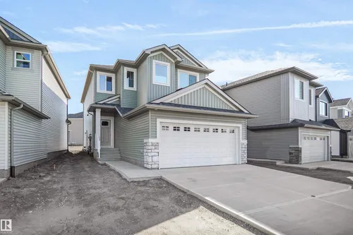 1015 14 AV NW