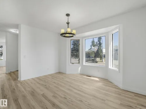 4103 28 AV NW