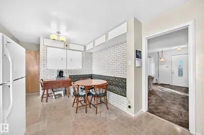 Photo 3 of 10528 128 AV NW