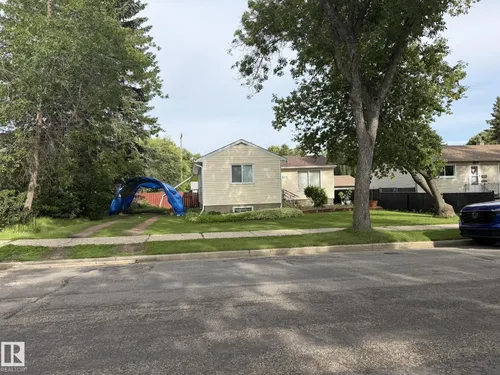 11913 39 ST NW