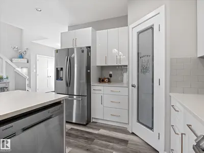 Photo 4 of 10625 96 ST NW