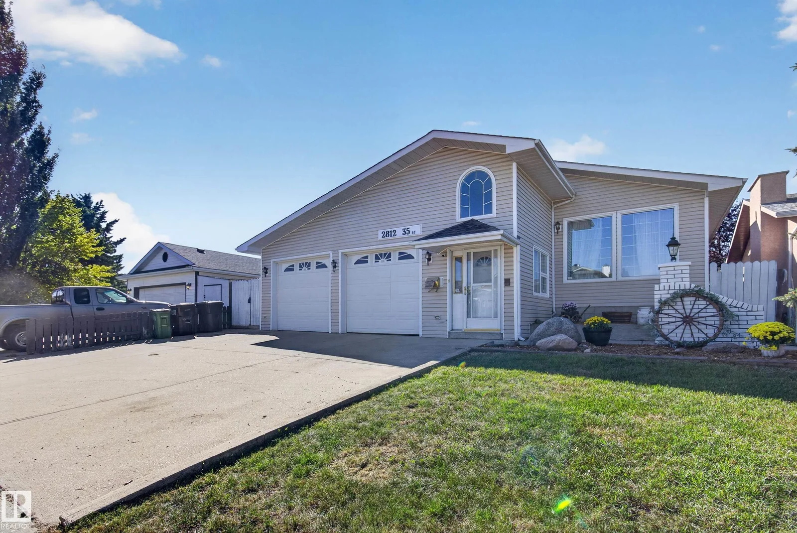 2812 35 ST NW, Edmonton
