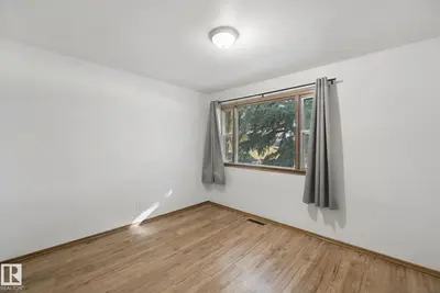 Photo 3 of 12126 57 ST NW
