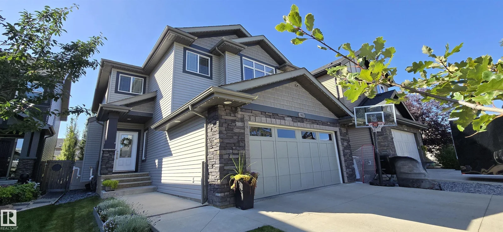 15883 13 AV SW, Edmonton