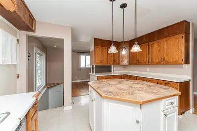 Photo 3 of 8610 157 ST NW