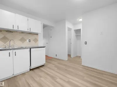 Photo 2 of #22 13833 30 ST NW