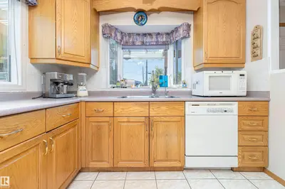 Photo 3 of 13112 83 ST NW