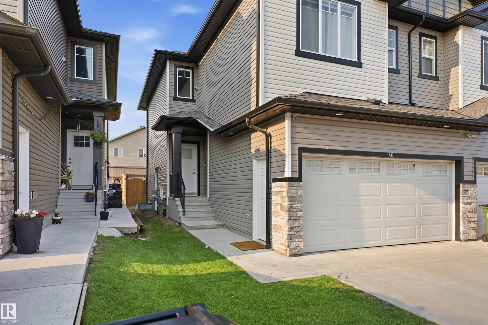1703 16 AV NW, Edmonton