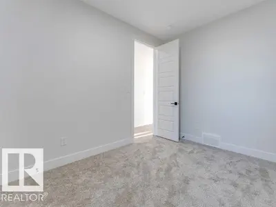 Photo 4 of 22538 83A AV NW