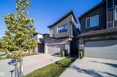 Photo 1 of 15844 25 AV SW