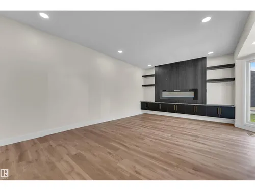 11427 141 AV NW