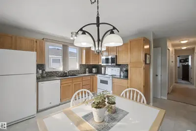 Photo 3 of 11439 144 AV NW NW