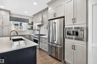 Photo 4 of 1411 25 ST NW