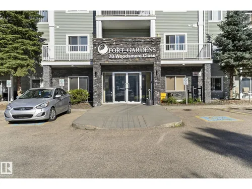 #112 70 WOODSMERE CL