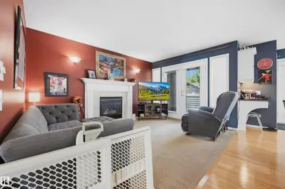 Photo 4 of 10885 75 ST NW