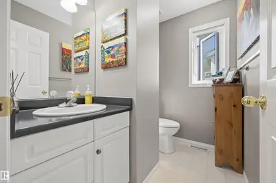 Photo 2 of 10885 75 ST NW