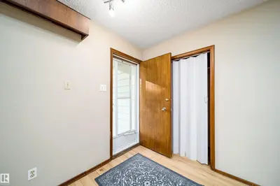 Photo 2 of 12825 102 ST NW
