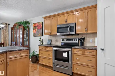 Photo 2 of 1524 37B AV NW