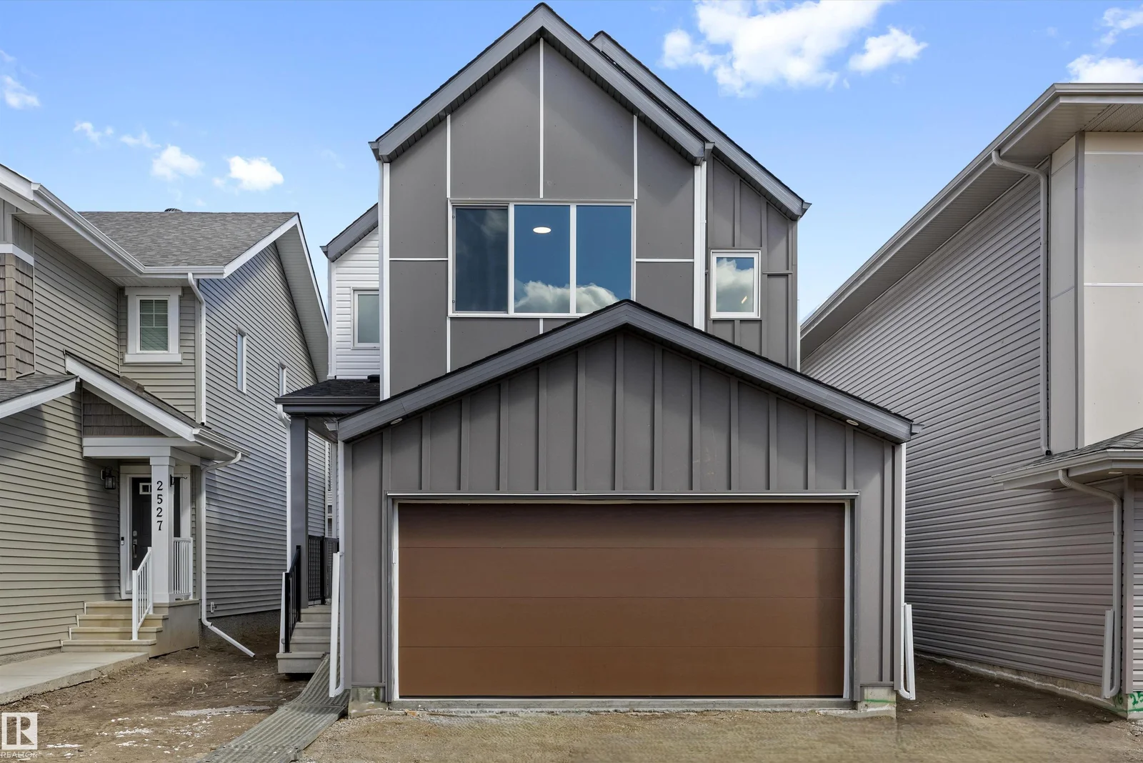 2523 210 ST NW, Edmonton