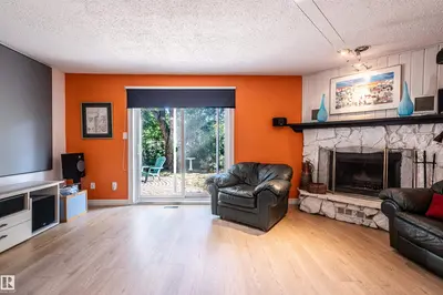 Photo 2 of 10606 25A AV NW
