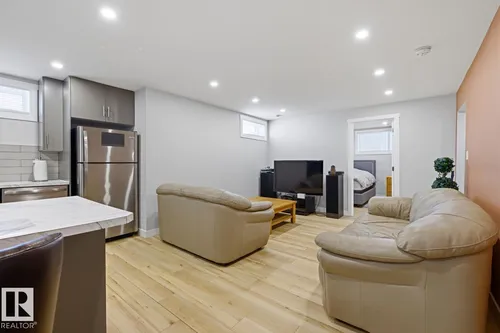 10612 79 ST NW