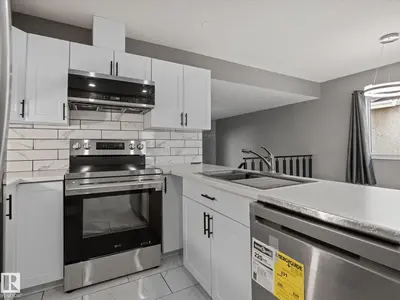 Photo 4 of 11211 104 ST NW