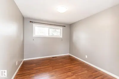 Photo 4 of 10551 53 AV NW NW