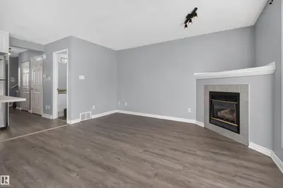 Photo 2 of 13510 33 ST NW